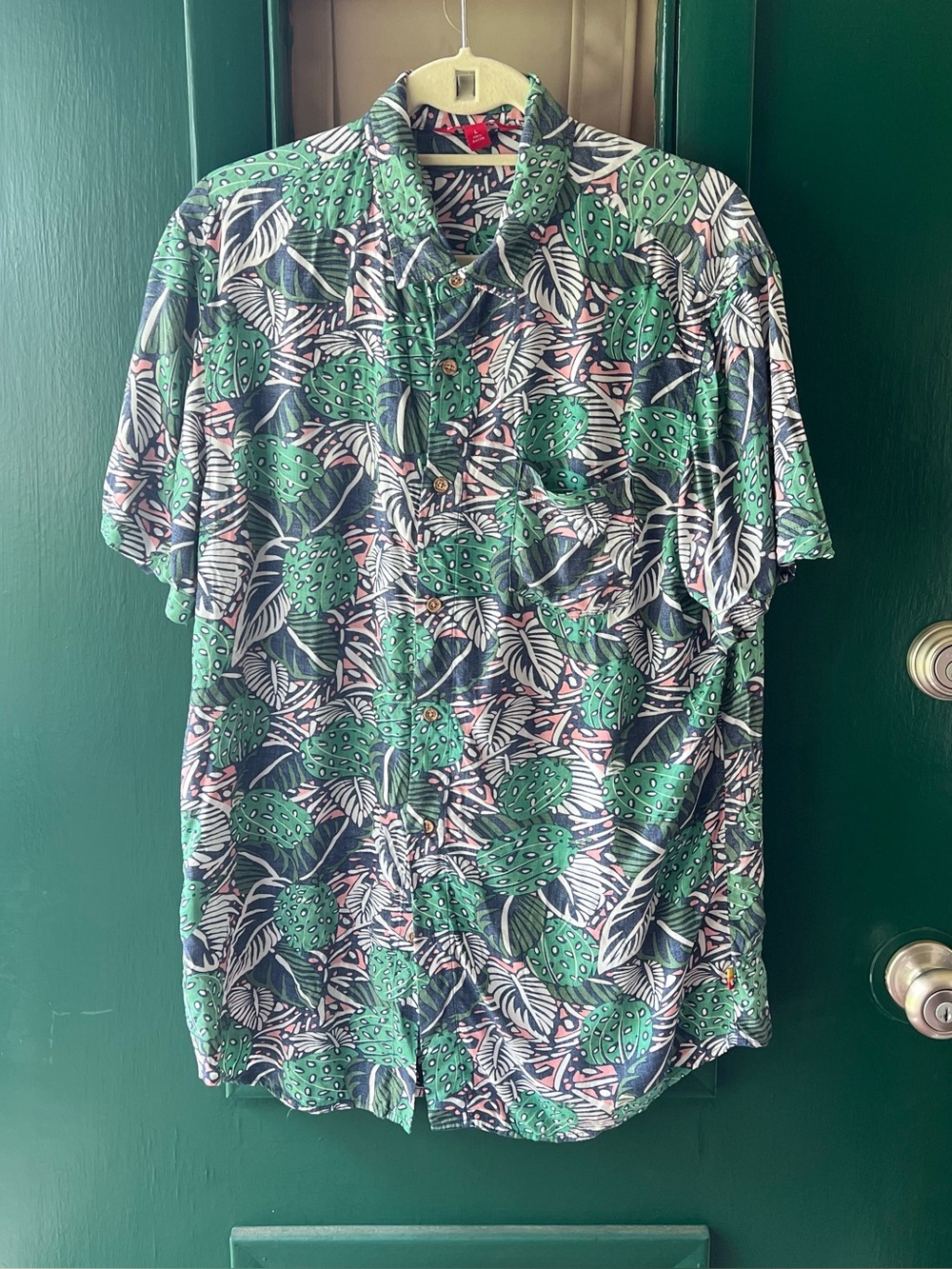 UNIONBAY Green and Navy Tropical Leaf Short-Sleeve Button-Down Shirt